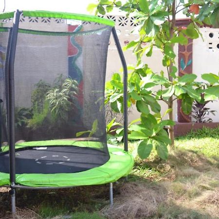 Fully Aircondition 3Bed Villa- A C- Wifi- Hotwater Freetown Eksteriør bilde