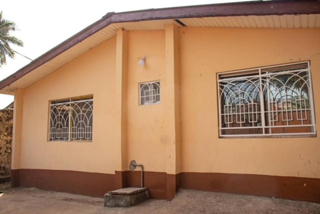 Fully Aircondition 3Bed Villa- A C- Wifi- Hotwater Freetown Eksteriør bilde