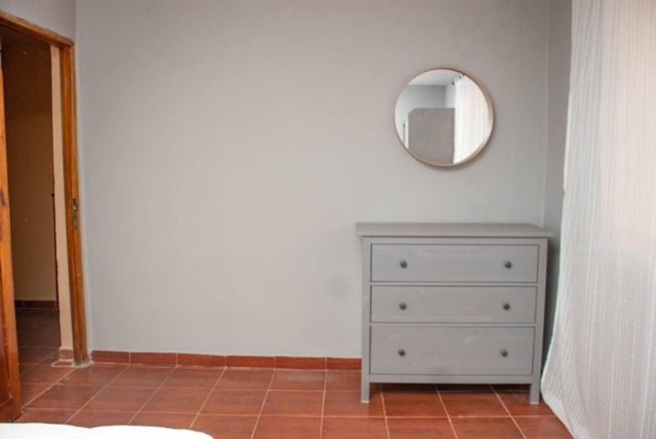 Fully Aircondition 3Bed Villa- A C- Wifi- Hotwater Freetown Eksteriør bilde