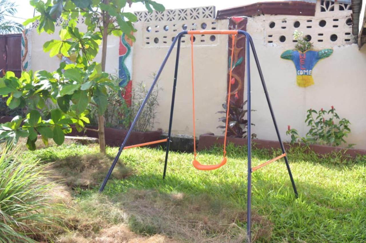 Fully Aircondition 3Bed Villa- A C- Wifi- Hotwater Freetown Eksteriør bilde
